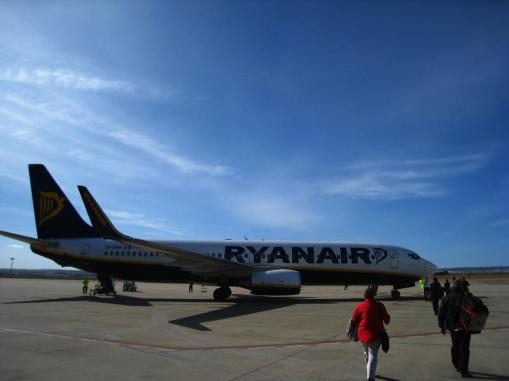blog100401 Avión de Ryanair en el aeropuerto de Zaragoza