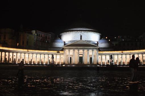 blog100408 Piazza del Plebiscito con iluminación nocturna