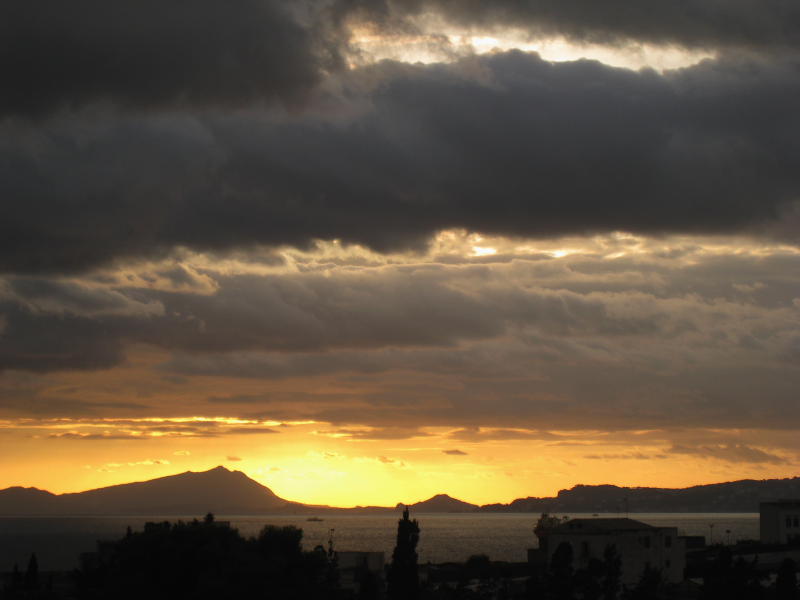 Actualmente, Herculano es un desastre urbanistico, pero en la antigüedad, con estas puestas de sol, qué lugar debia ser
