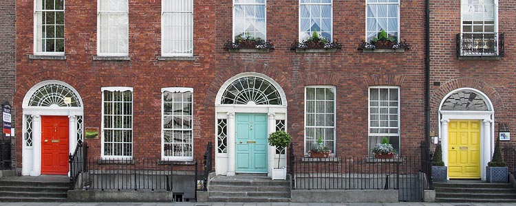 dublin05 Típicas y coloreadas puertas en las casas de Dublín, Irlanda - Canon Powershot G6