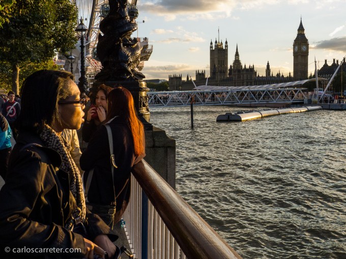 El último viaje al extranjero del año es en octubre. A Londres principalmente, a relajarse paseando, viendo fotos y entrando en tiendas.