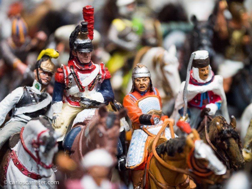 También me interesé un rato por los soldados de plomo, fotografías que seguro me vendrán bien para ilustrar una entrada literaria dentro de unos días. Con este dato ¿alguien adivina qué autor estoy leyendo estos días?