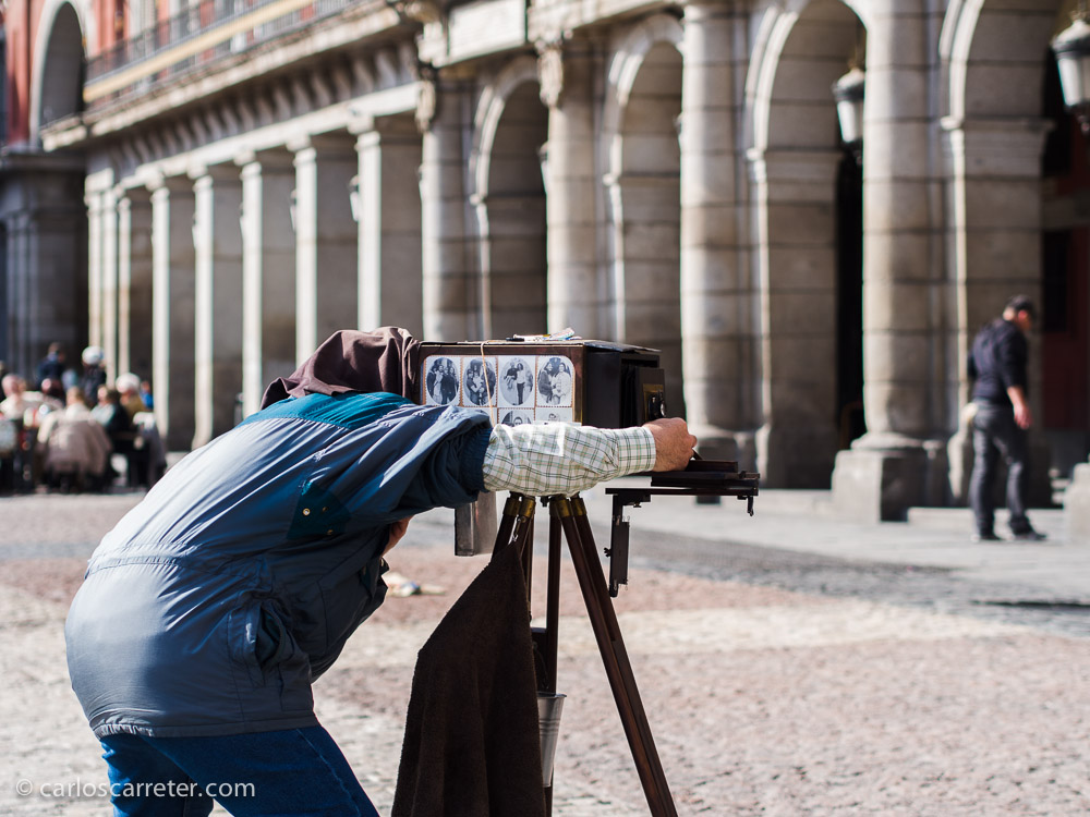 También hemos encontrado un fotógrafo minutero en plana acción... aunque no nos hemos quedado a contemplar el resultado.