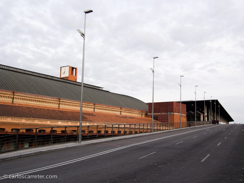Es una pena tener que meterse ahora en el tren, la luz de la tarde invita a hacer fotografías.