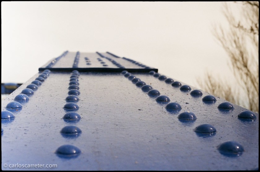 En el puente de Hierro.