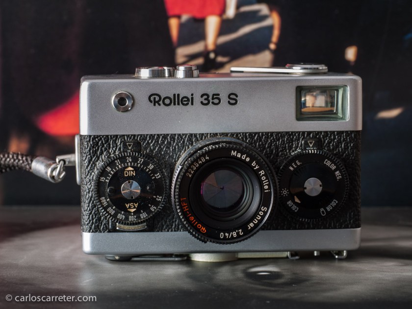 Cámara Rollei 35S, con su objetivo Sonnar 40/2,8.