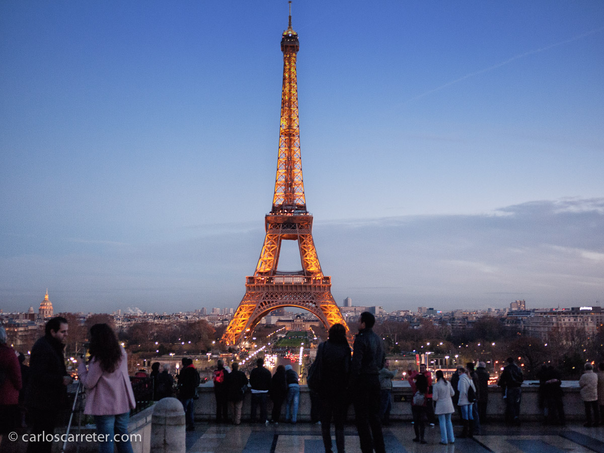 Y como toda película americana que se precie, la torre Eiffel se ve desde todas partes, así que también desde esta entrada.