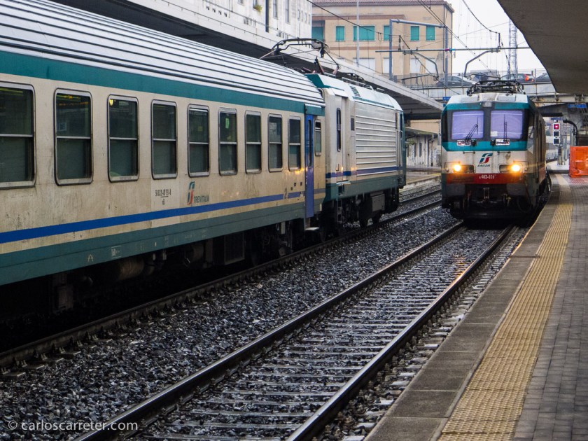 En la estación de Padua, esperando a nuestro tren a Vicenza, contemplamos el ir y venir de algunos trenes regionales.
