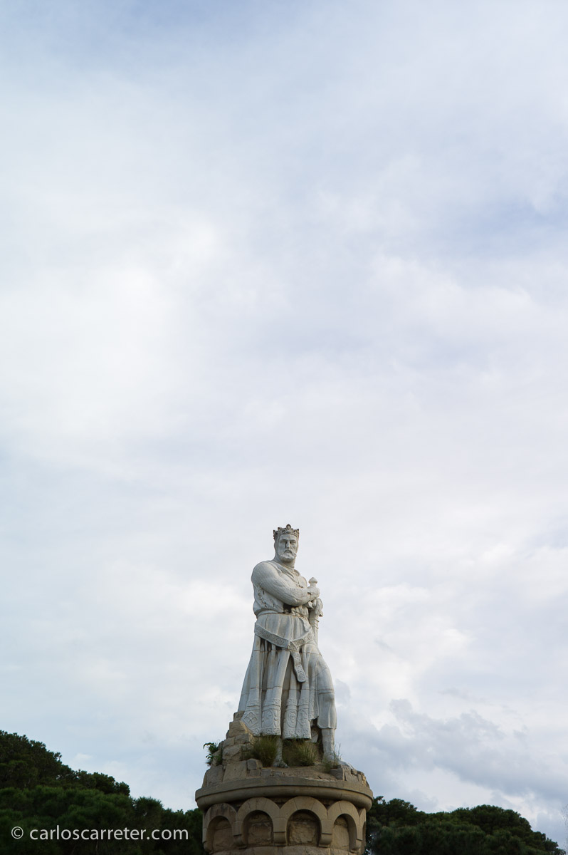 Una visita al Batallador; en la fotografía a tamaño completo los detalles de la estatua se ven bastante nítidos. Parque Grande, Zaragoza.