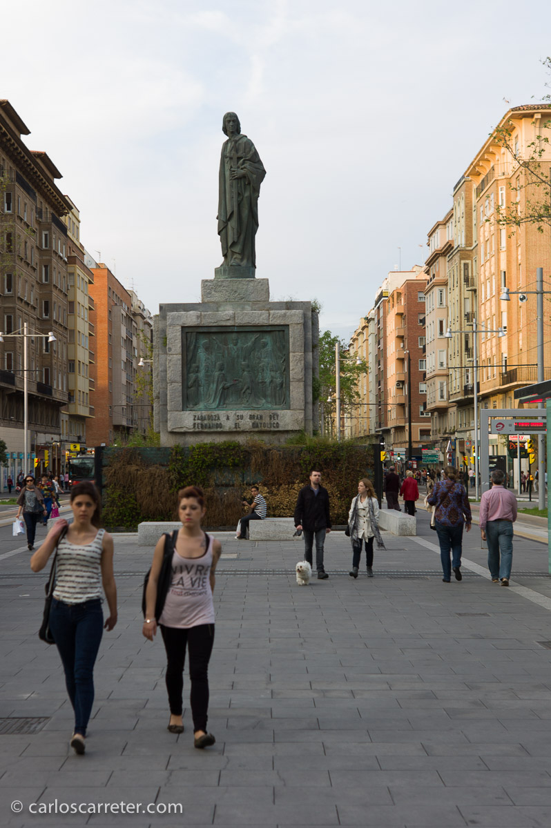 Fernando el Católico fue contemporáneo de Leonardo da Vinci; pero desconozco si sus caminos se cruzaron en algún momento.