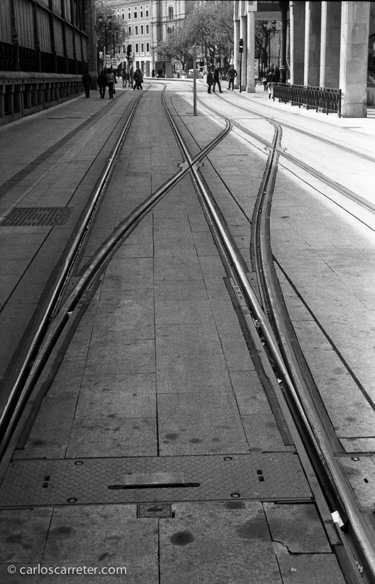 Desvío del tranvía en el Mercado Central.