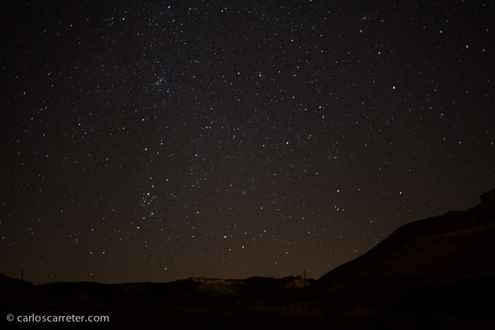 Fotografía tomada con una exposición de 3 minutos con una focal de 24 mm, apuntando hacia Perseus.