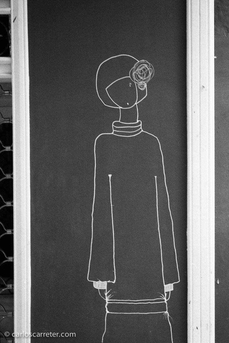 Nuevamente la Leica M2, esta vez con C-Biogon 35/2,8, para probar el revelado desatendido con Rodinal en la Ilford FP4 Plus.