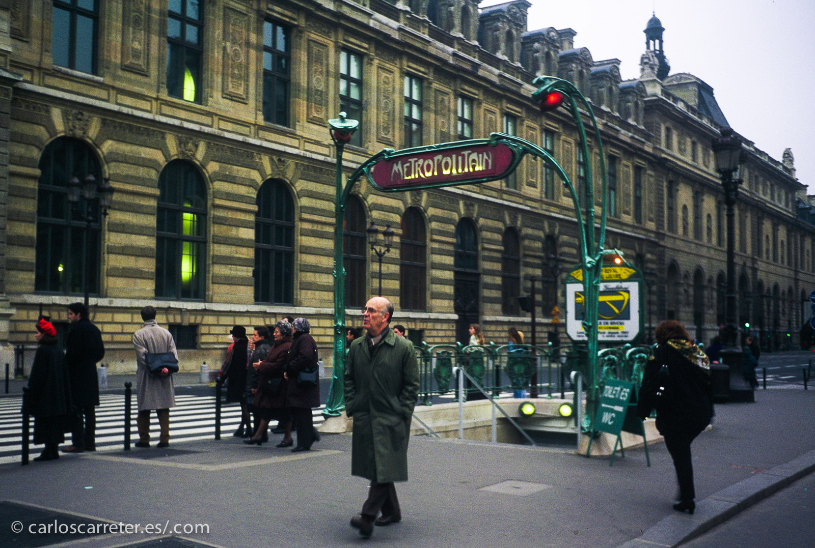 Salvo por la ausencia de puerto, quien sabe si podría ser París la ciudad inhumana y extraña para el señor Linh.