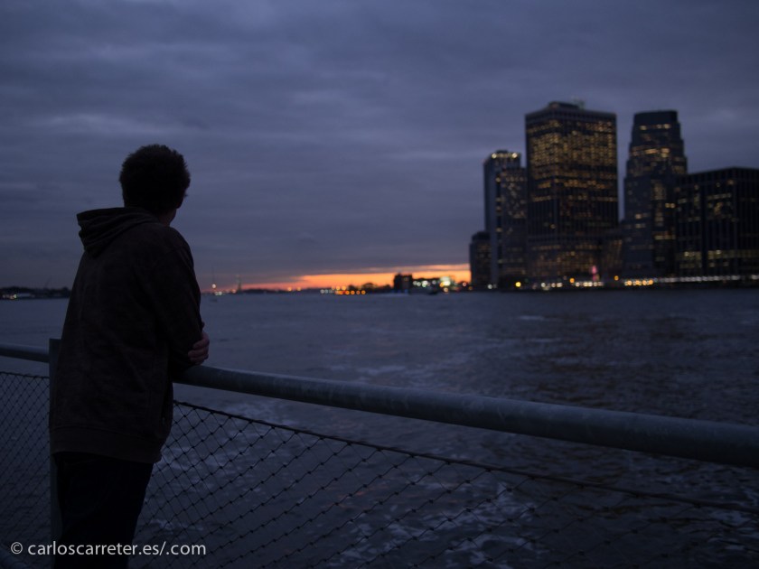Por lo menos en la película que comentamos hoy nos damos algún paseo por Nueva York.