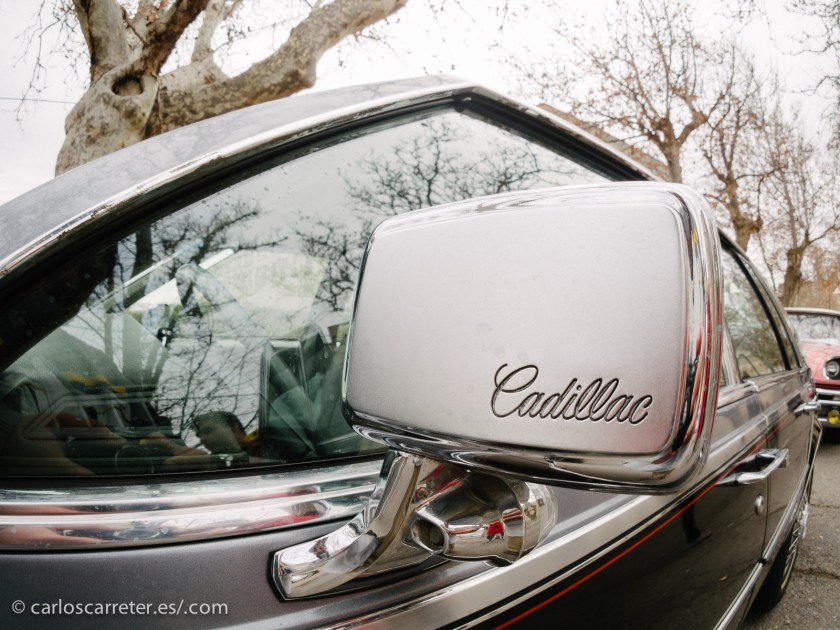 O los retrovisores grabados de los siempre vistosos Cadillac.