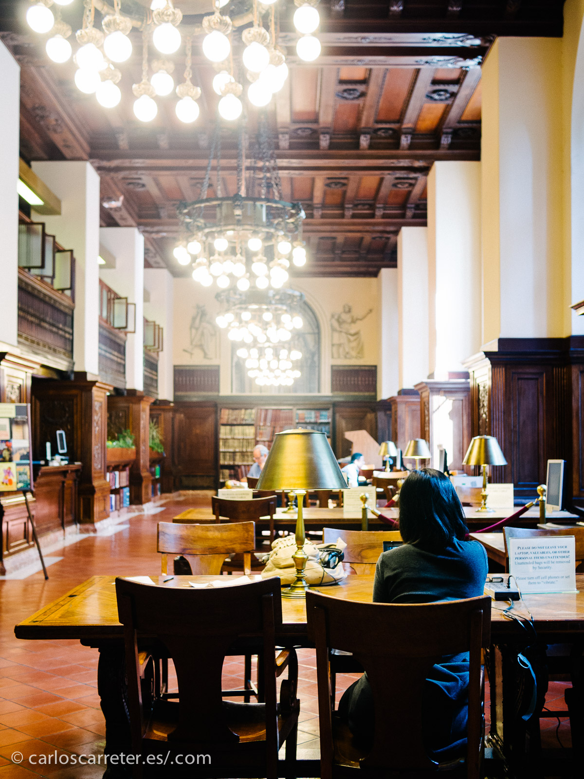 Nada de bibliotecas secretas en la entrada de hoy, a pesar del título...