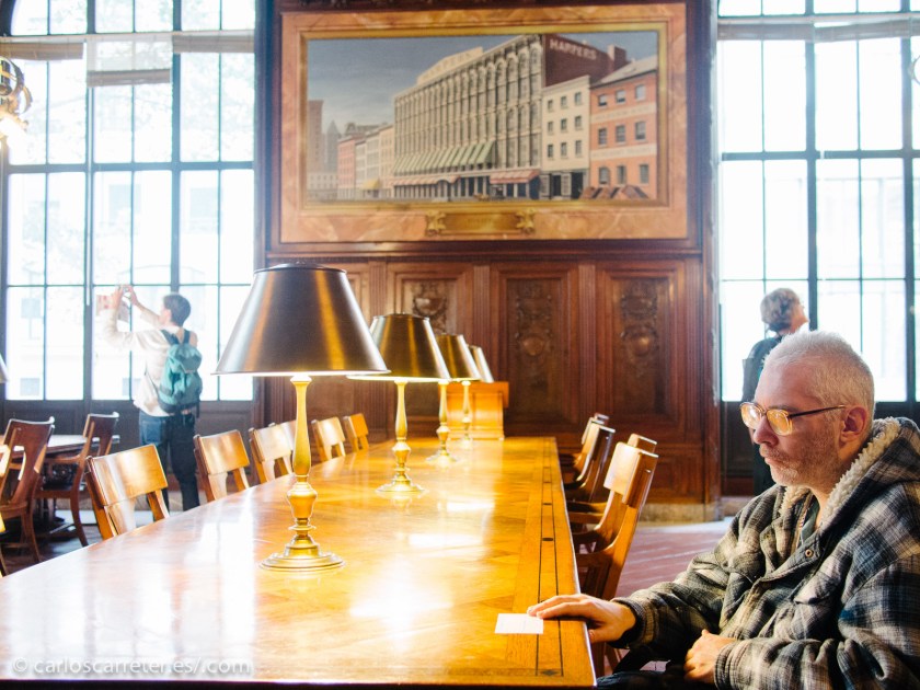 Una biblioteca bien pública, la de Nueva York,... aunque no faltan obras de ficción que también le atribuyen una trastienda secreta.