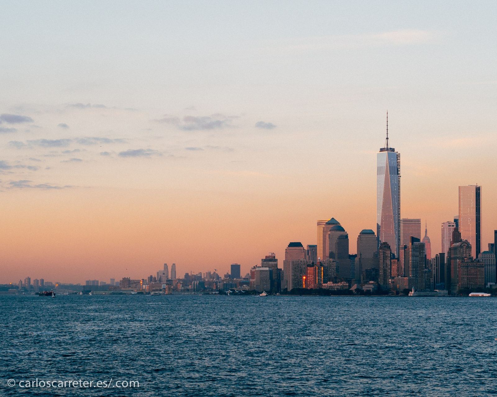 Ya sé que la chica, tanto la actriz como el personaje, es inglesa... ya... y que hay dos series británicas más en el comentario de hoy...