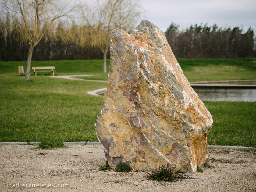 Hemos comenzado la mañana, tras trasladarnos al lugar, visitando el Jardín de Piedras.