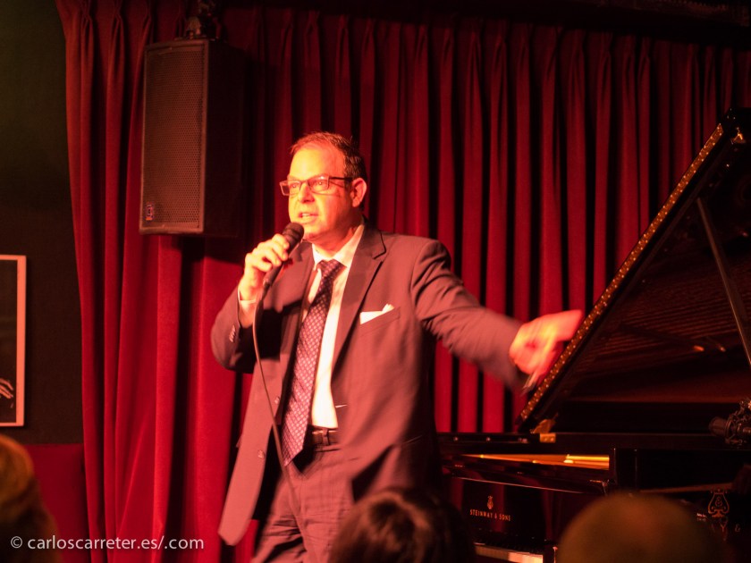 Pero sin duda uno de los momentos más memorables de mi historia con los conciertos de jazz fue el del trío de Bill Charlap en el mítico Village Vanguard de Nueva York. Cuántas grabaciones nos puso Cifu realizadas en este club de jazz de la Gran Manzana...