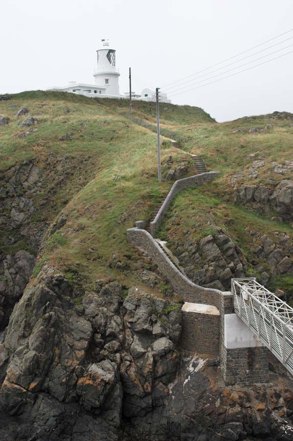 También podemos pasear por la accidentada y bonita costa de Pembrokeshire.