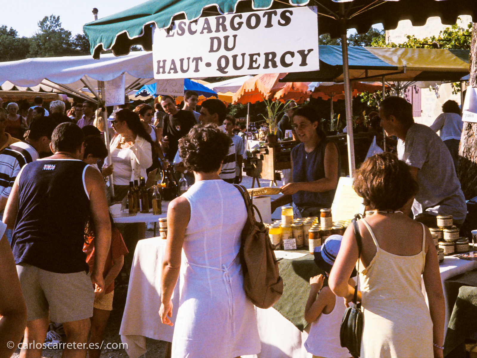 Por segunda vez esta semana, nos vamos de paseo por una bella población francesa; si el otro día fue la coqueta Le Bugue en el Perigord, hoy estamos en Beaulieu sur Dordogne.