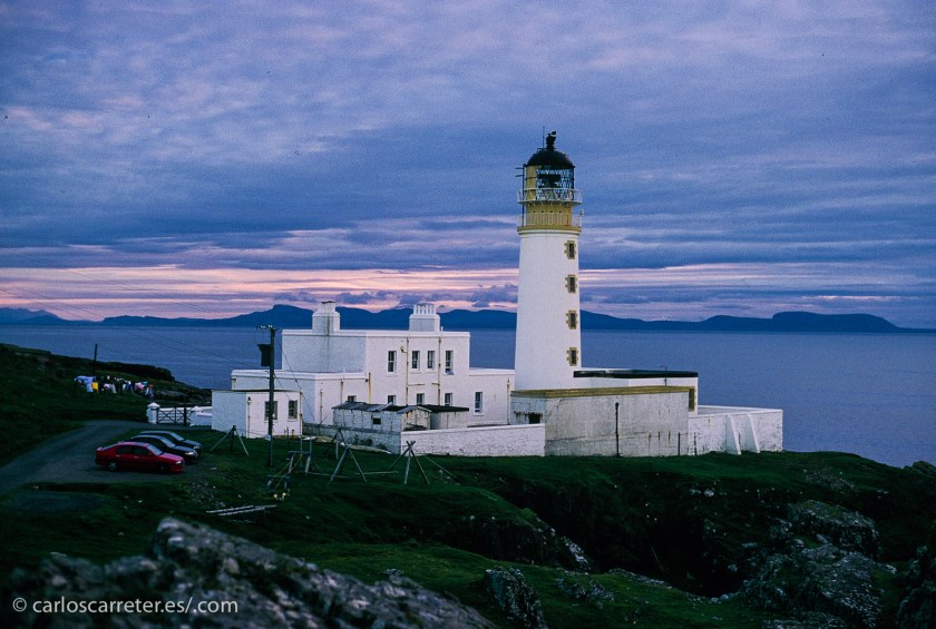 Paisajes bellísimos, entre los lagos, los fiordos y las suaves montañas de las tierras altas.