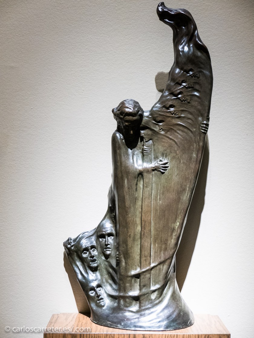 Los aspectos trágicos de los personajes de Juego de Tronos me recuerdan con frecuencia las actitudes de las esculturas en los museos.