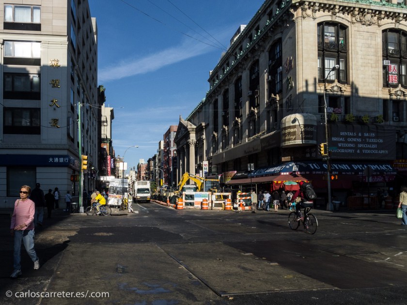 Pero no el Nueva York de los tópicos turistas, sino el de las calles y los neoyorquinos, con sus alegrías y sus miserias.