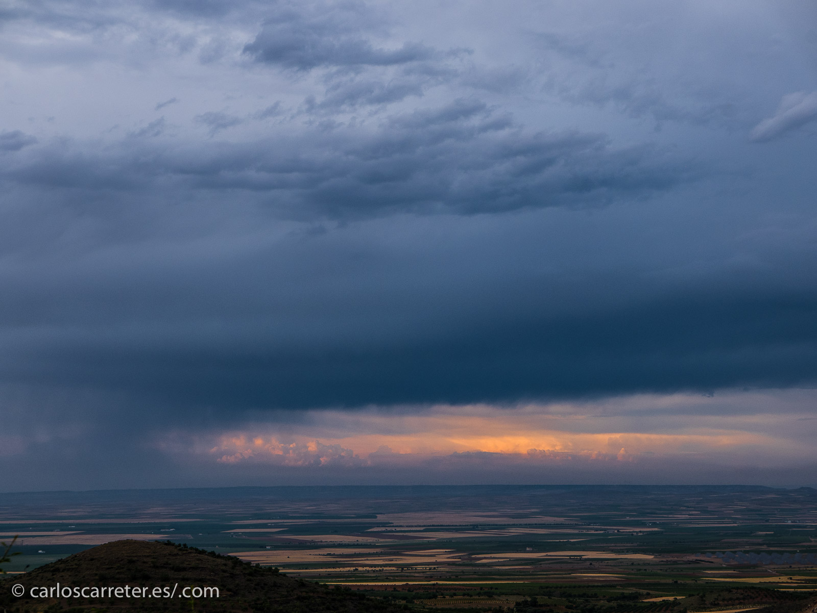 Personalmente, el único planeta que he tenido ocasión de explorar es la Tierra; ni Plutón, ni el inhóspito lugar donde transcurre la acción de la novela.