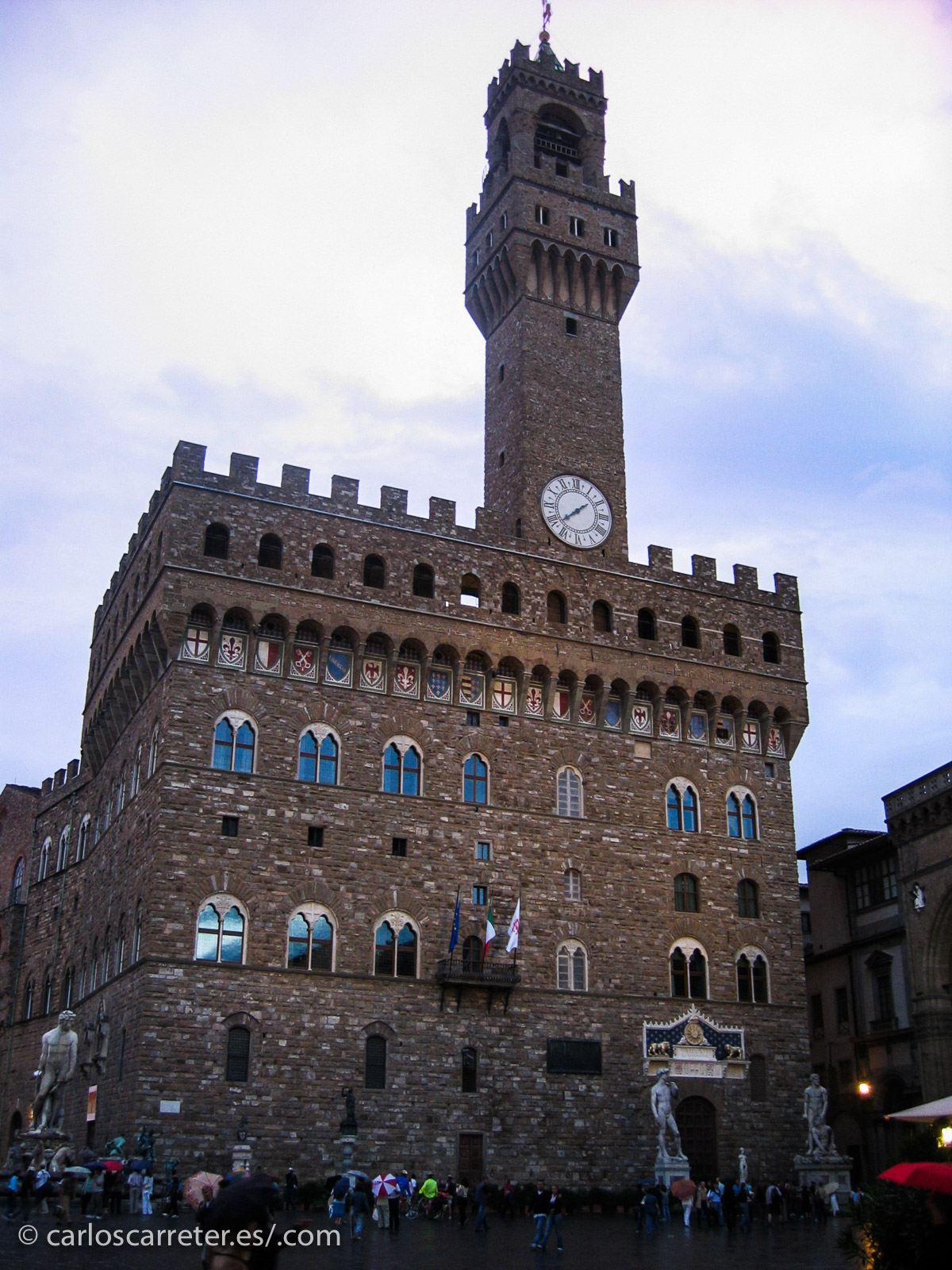 Así que como no tengo fotografías del medio oeste americano, nos iremos fotográficamente a la plaza della Signoria, o al Ponte Vecchio sobre el Arno.
