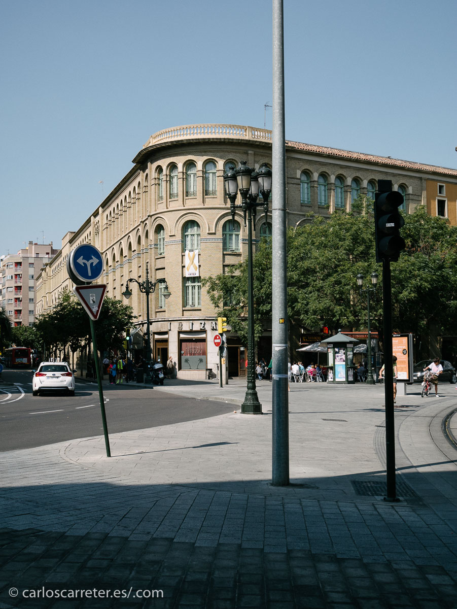 Sanz Briz fue de Zaragoza y estudió en los escolapios de Conde de Aranda.