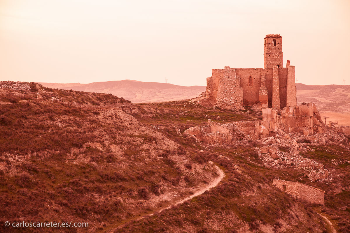 ... y las construcciones de origen claramente humano...