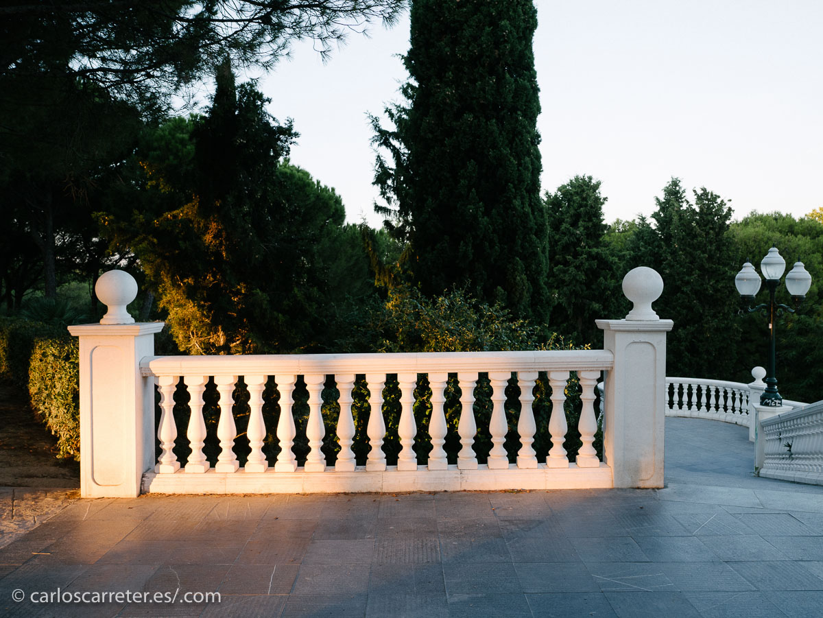 La estupenda fotografía de Khondji es uno de los alicientes de la película. Un director poco reconocido, aunque si se repasa su filmografía se entenderá mi admiración.
