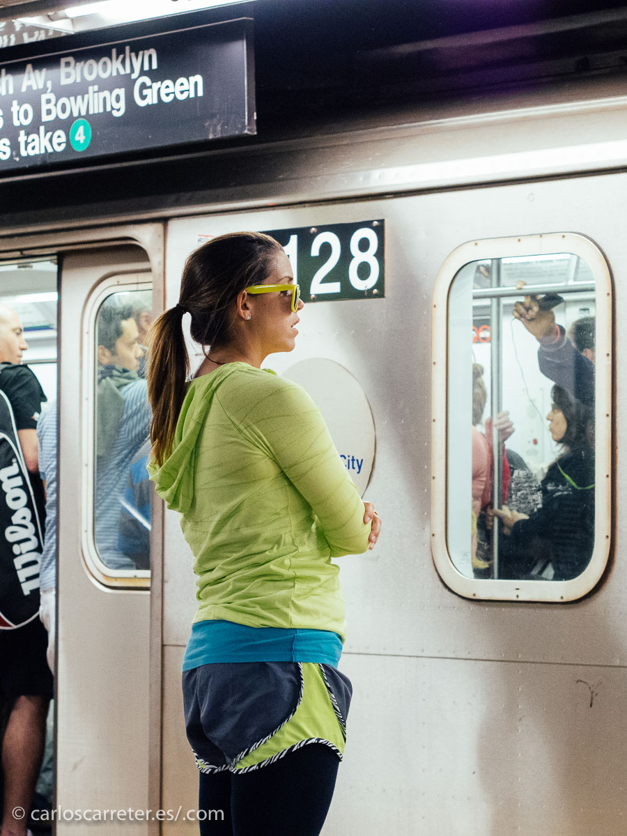 Pero en la que, si hacemos caso a lo que nos cuenta el cine y las series de televisión contemporáneas, las chicas jóvenes lo tienen realmente complicado.