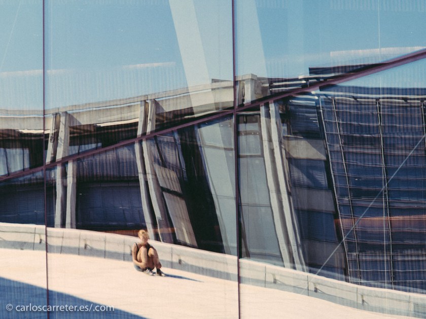 La sociedad de prospectores en Pórtico es multinacional... así que hoy recorreremos diversas partes del mundo. Por ejemplo, el palacio de la ópera de Oslo.