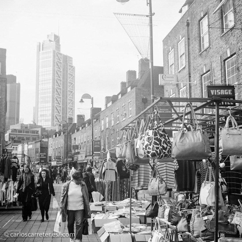 Unos barrios de Londres tradicionalmente asociados con las malas condiciones sociales que derivaron del crecimiento descontrolado de la revolución industrial.
