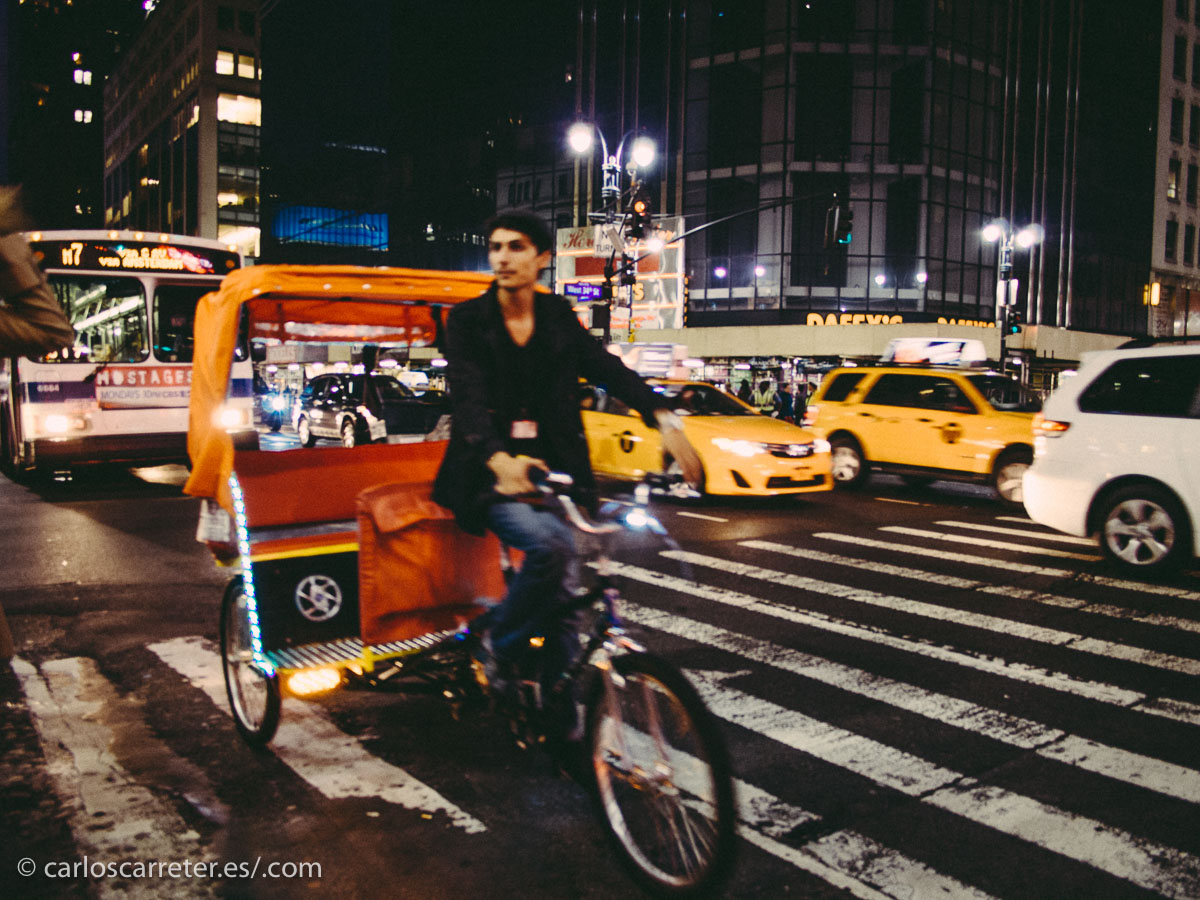 La noche neoyorquina que tantas oportunidades ofrece a los arcos argumentales de las series de televisión.