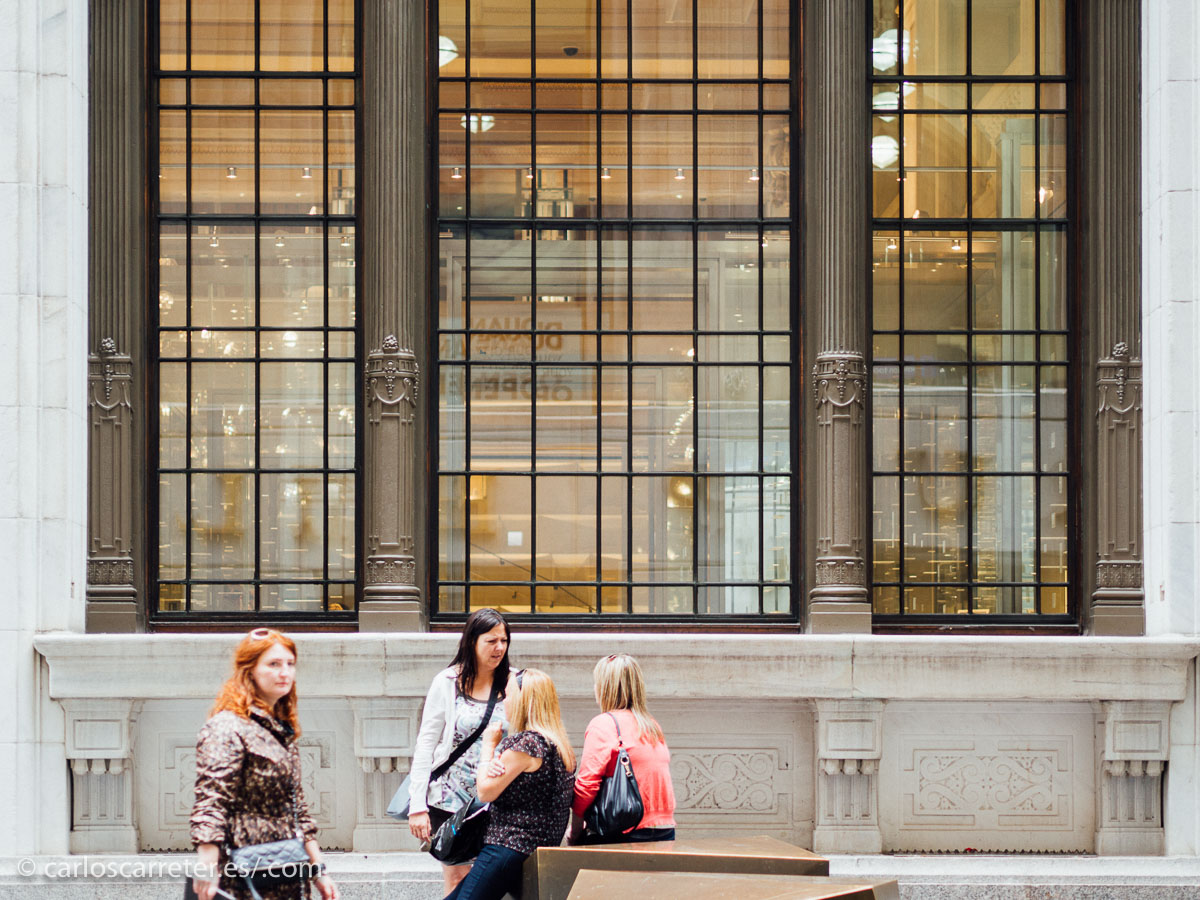 Wall Street... ¿el lugar desde donde se gobierna en estos momentos el mundo? Con el permiso de los plutócratas de la City londinense tal vez... y de los jerarcas del PC Chino... Qué amistades tan raras produce don Dinero.