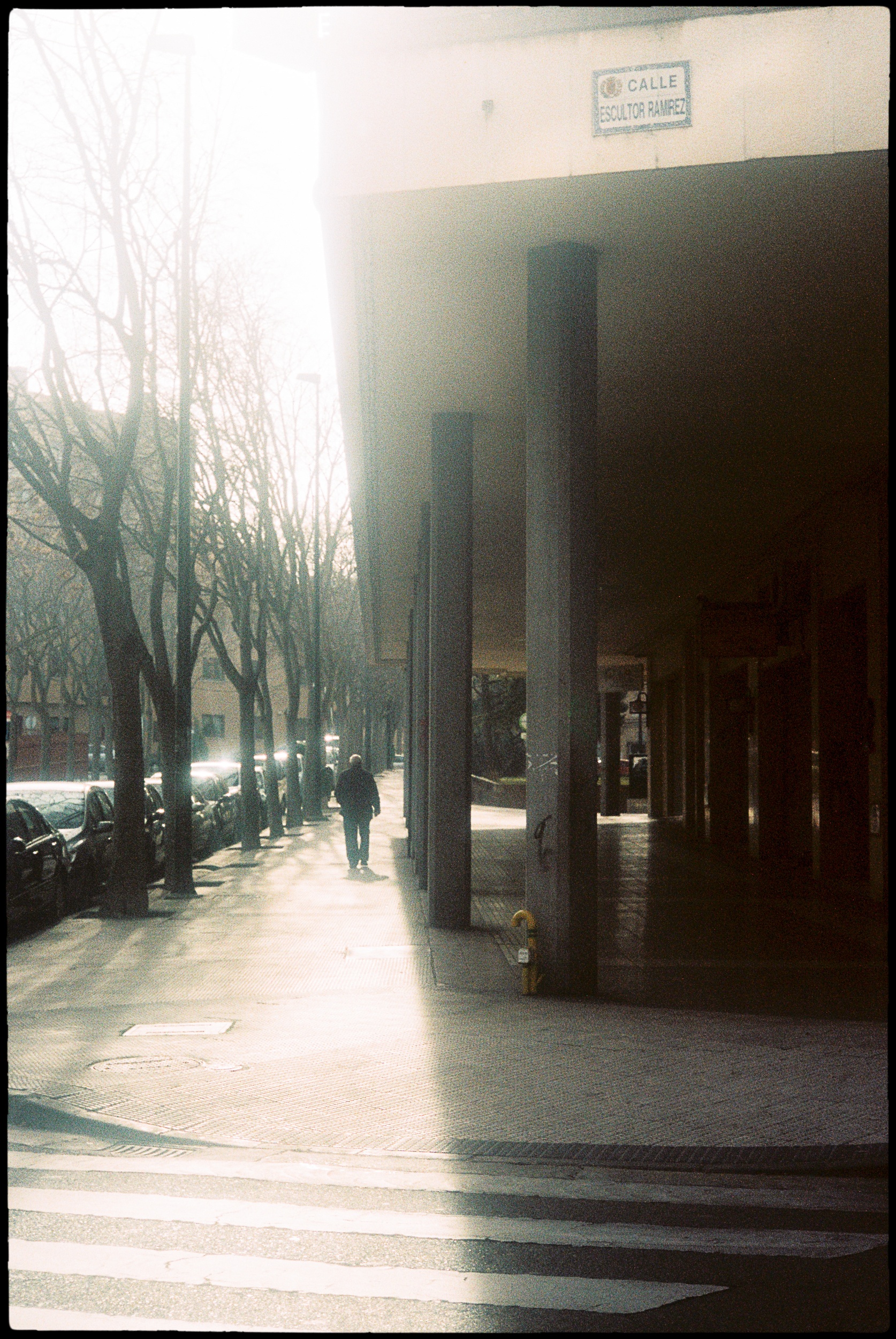 El caso es que ha vuelto a mis manos, ya de regalo, y lo probé con un carrete de negativo en color Kodak Portra 160, el día de año nuevo.