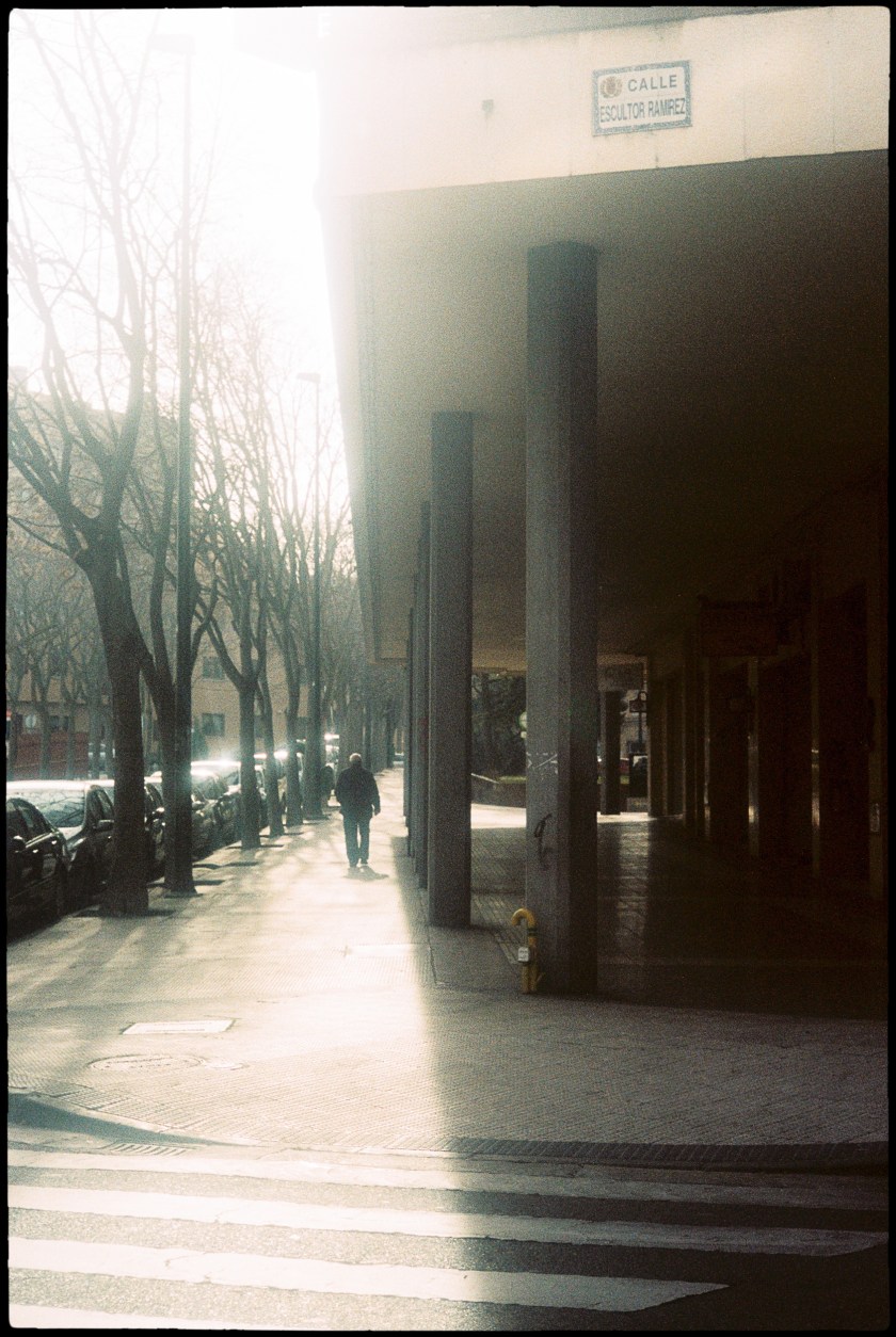 El caso es que ha vuelto a mis manos, ya de regalo, y lo probé con un carrete de negativo en color Kodak Portra 160, el día de año nuevo.