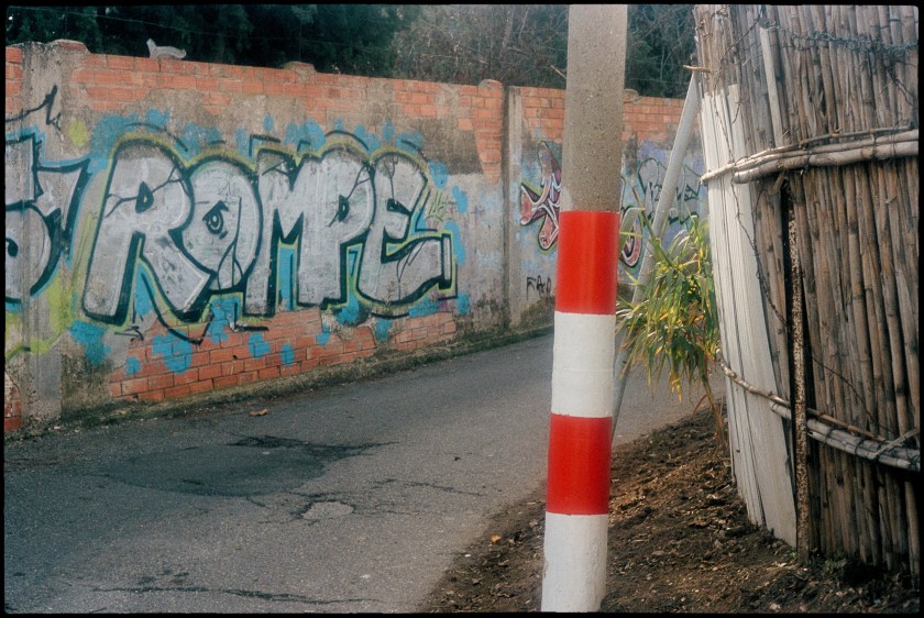 Y aunque se nota la pérdida de nitidez y el efecto "flou", cuando no hay altas luces prominentes no tiene un rendimiento desagradable. No para usarlo de continuo, pero oye...