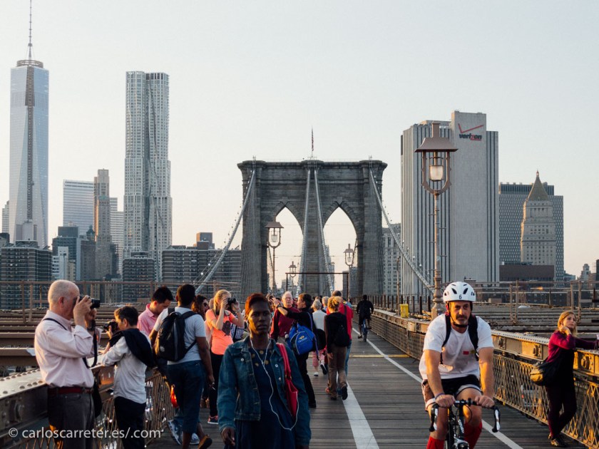 El romance de "Carol" se gesta en la Gran Manzana, y nos pasearemos por ella. En el ferry de Staten Island en la cabecera, o por el puente de Brooklyn.