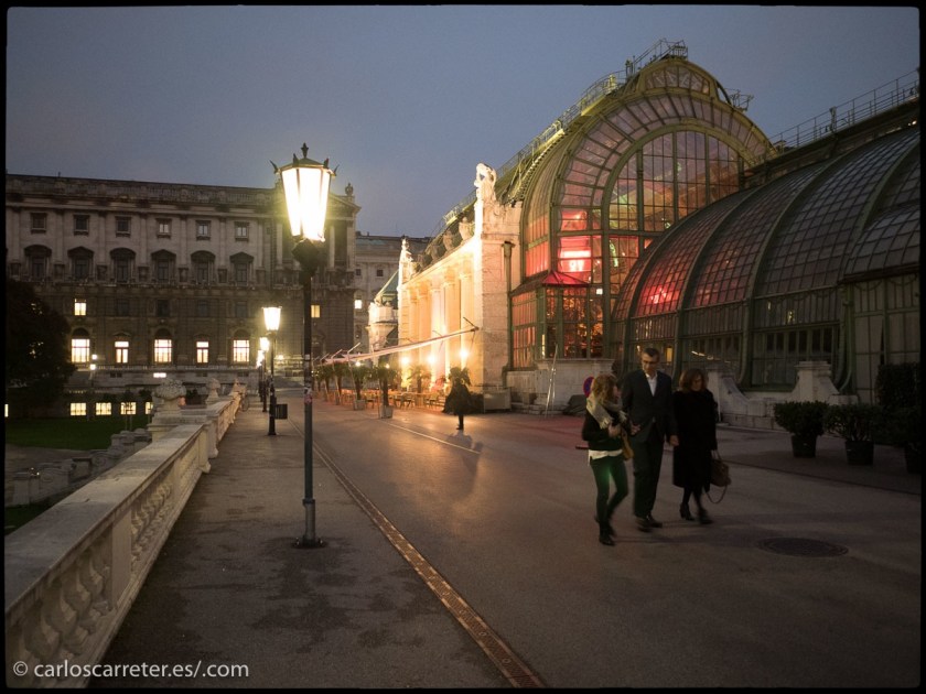 Ya hemos comentado que la historia que nos cuenta la película se inspiró en el terrorífico caso Fritzl, que se desarrolló en Austria, en Amstetten.