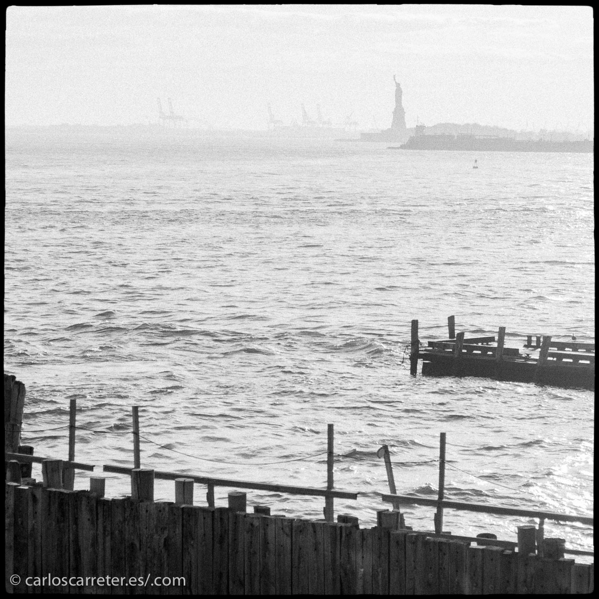 O si la ocasión lo permite, acercarse con el ferry gratuito hasta Staten Island.