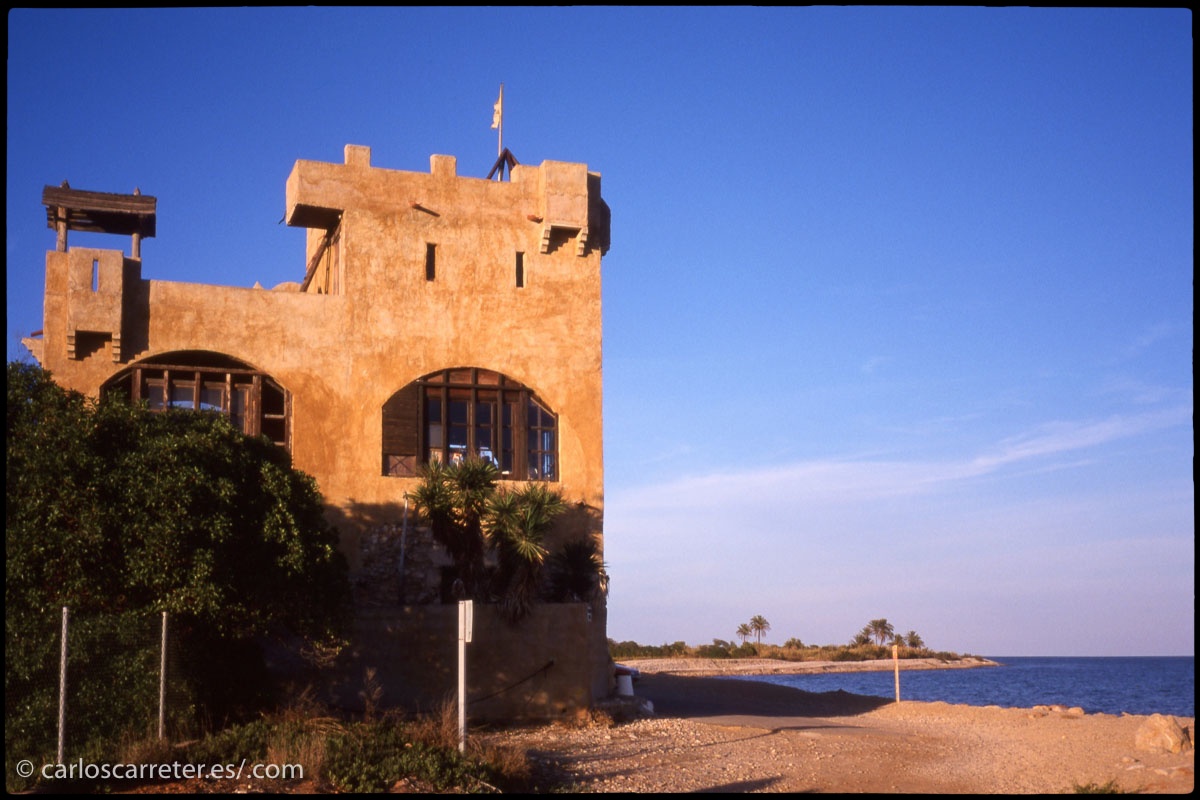 Aunque algunas de estas viejas diapositivas tomadas en Alcocéber, o la propia Peñíscola, mostraban que hubo tiempos en que el paisaje mediterráneo mereció la pena.