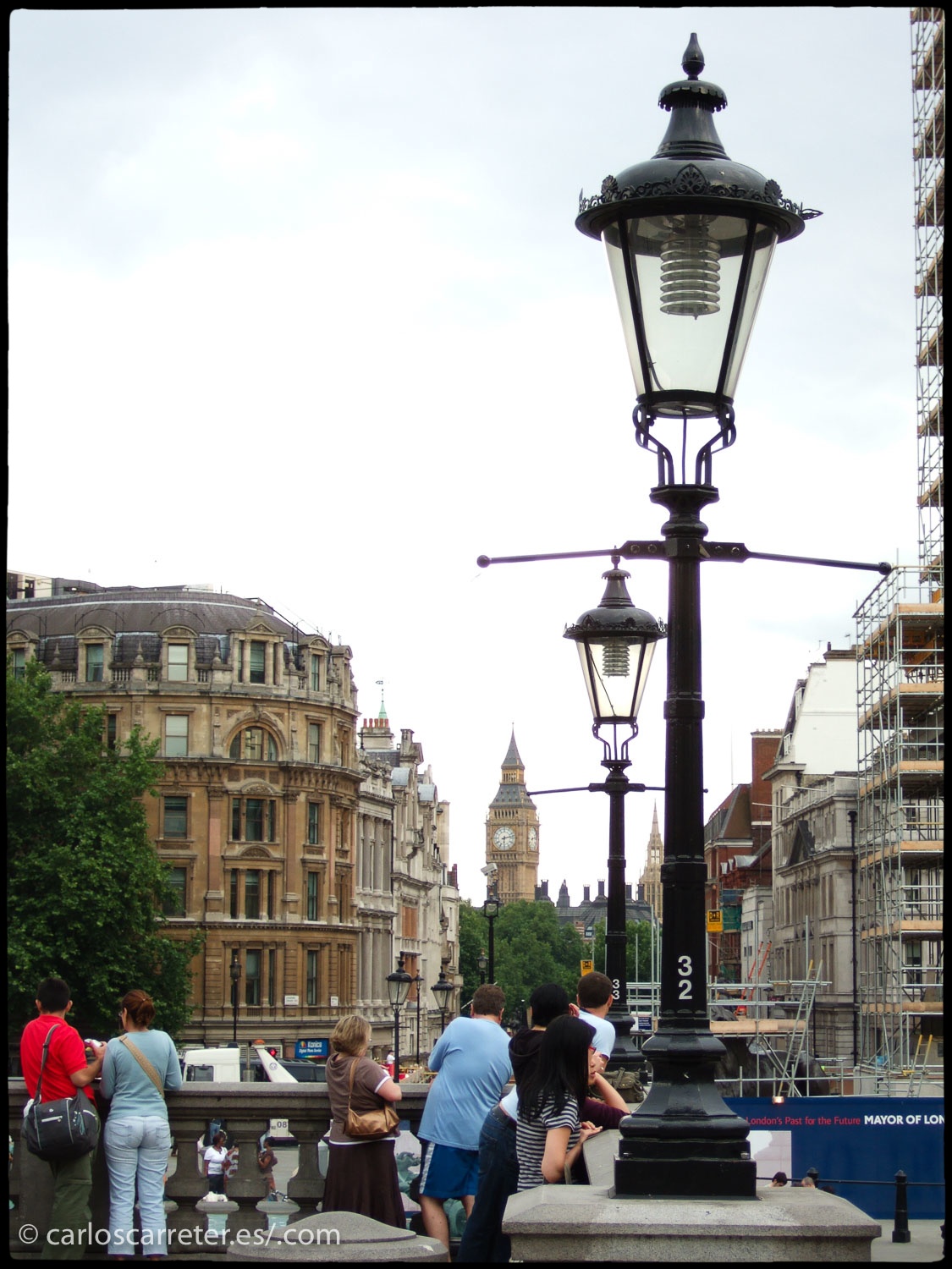 Como lo británico tiene mucha presencia en la entrada de hoy, pasearemos por Londres, especialmente por localizaciones que tienen que ver, de una forma u otra, con la miniserie que comento más abajo.